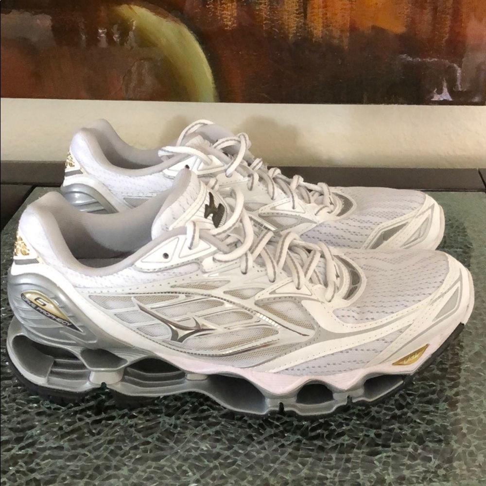 MIZUNO Women’s Wave Prophecy 6